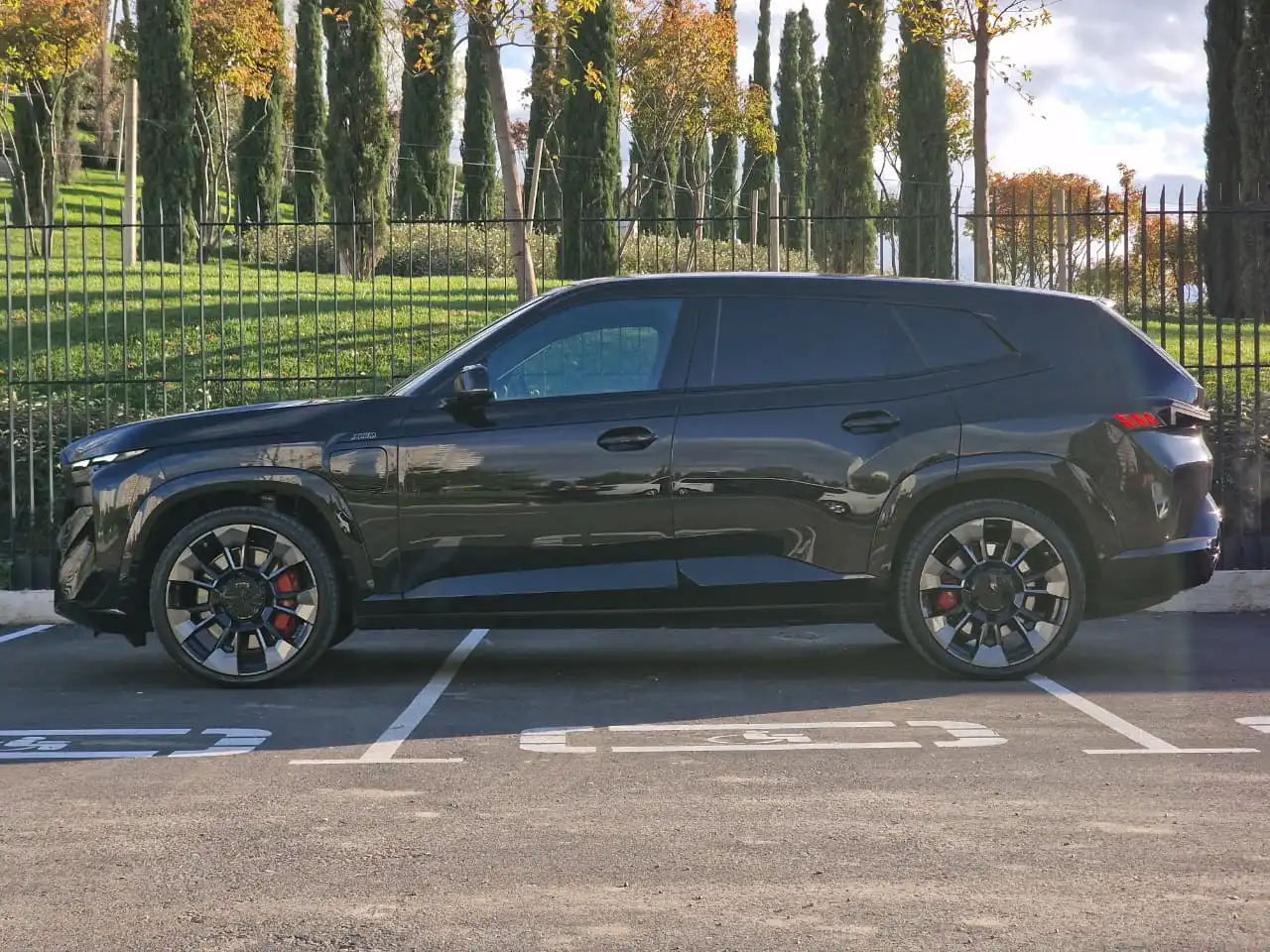 BMW XM 2023 года выпуска с пробегом 27900 км - Легковые автомобили (Авто) в Краснодар