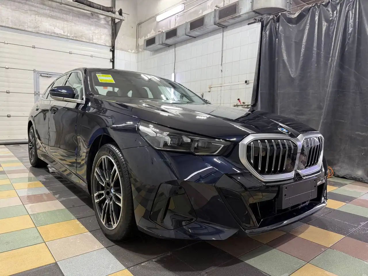 Продажа автомобиля BMW 530i xDrive M Sport 2023 года - Авто в Неизвестно