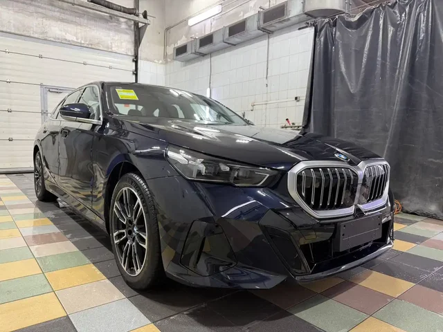 Продажа автомобиля BMW 530i xDrive M Sport 2023 года - Авто в Неизвестно