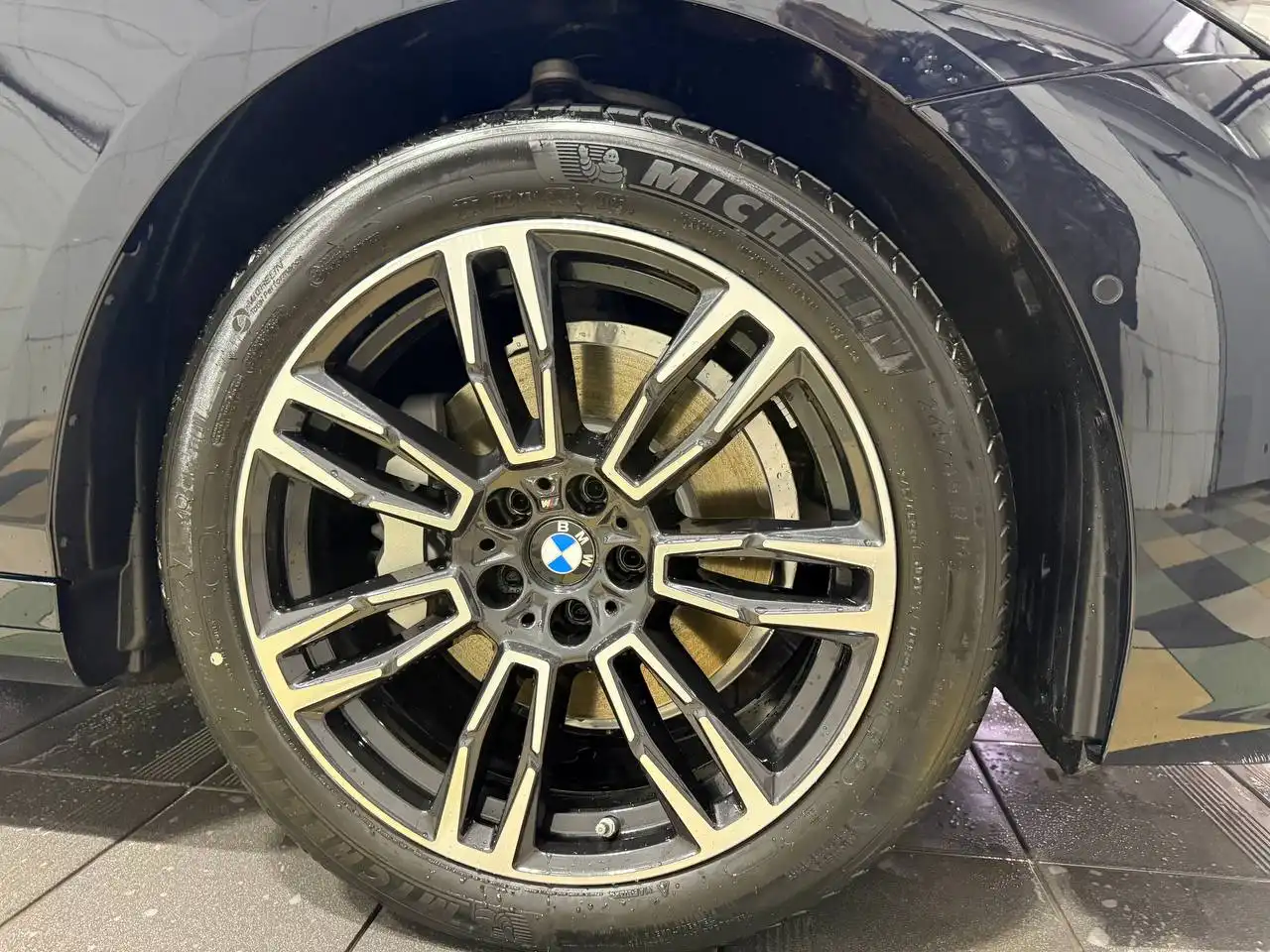 Продажа автомобиля BMW 530i xDrive M Sport 2023 года - Авто в Неизвестно