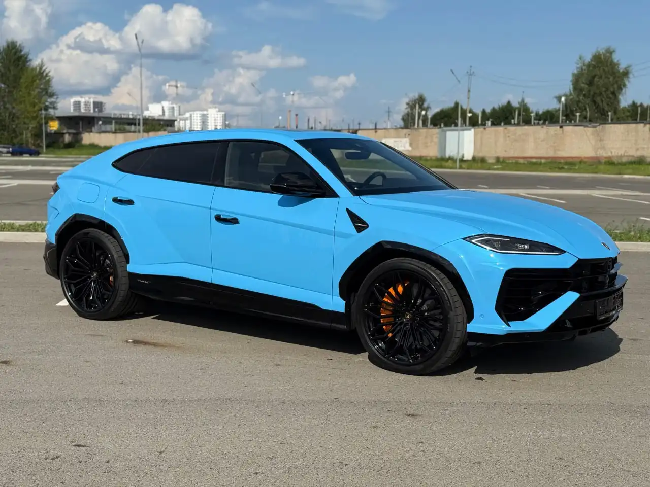 Продажа автомобиля Lamborghini Urus SE 2025 года - Авто в Краснодар