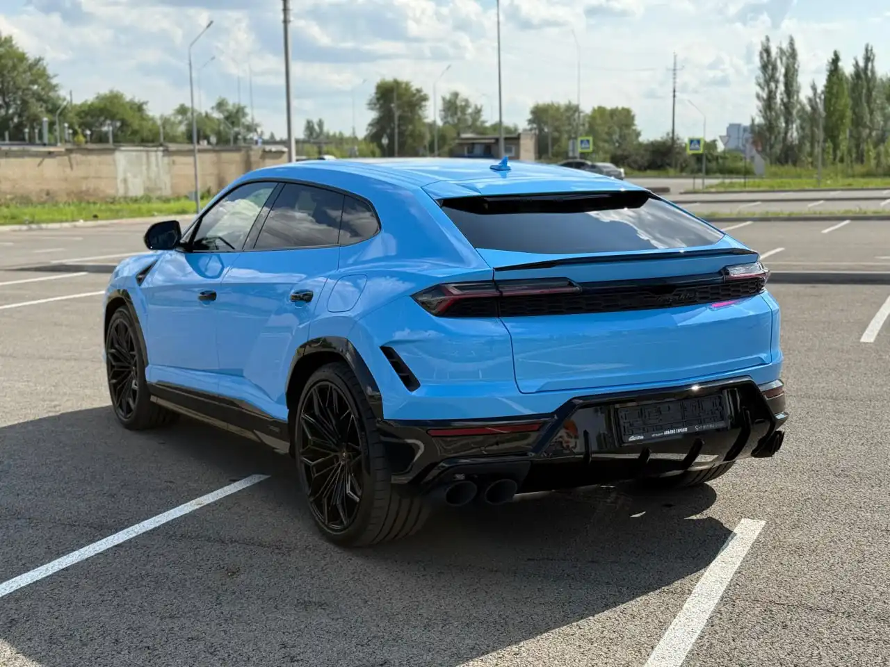 Продажа автомобиля Lamborghini Urus SE 2025 года - Авто в Краснодар