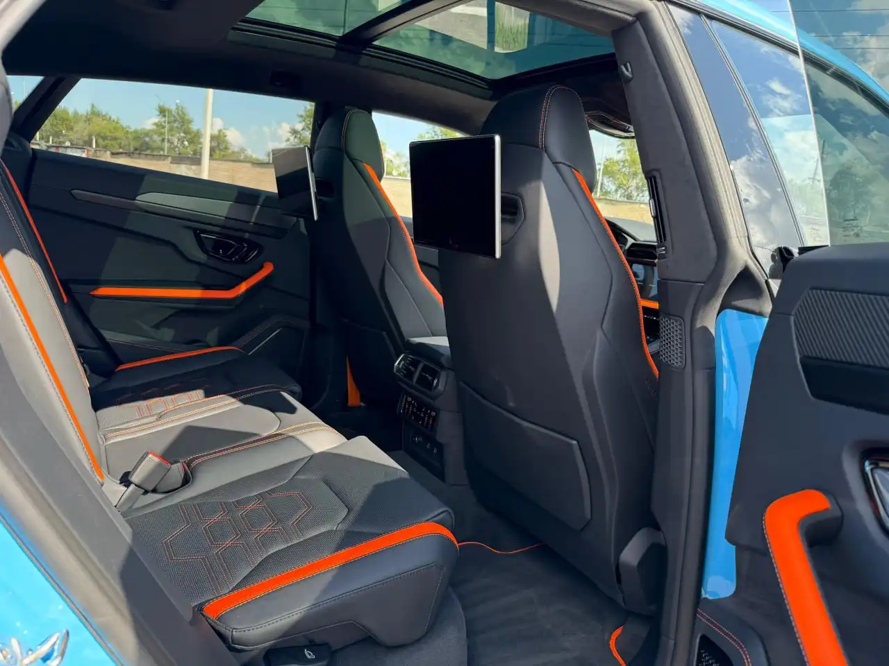 Продажа автомобиля Lamborghini Urus SE 2025 года - Авто в Краснодар