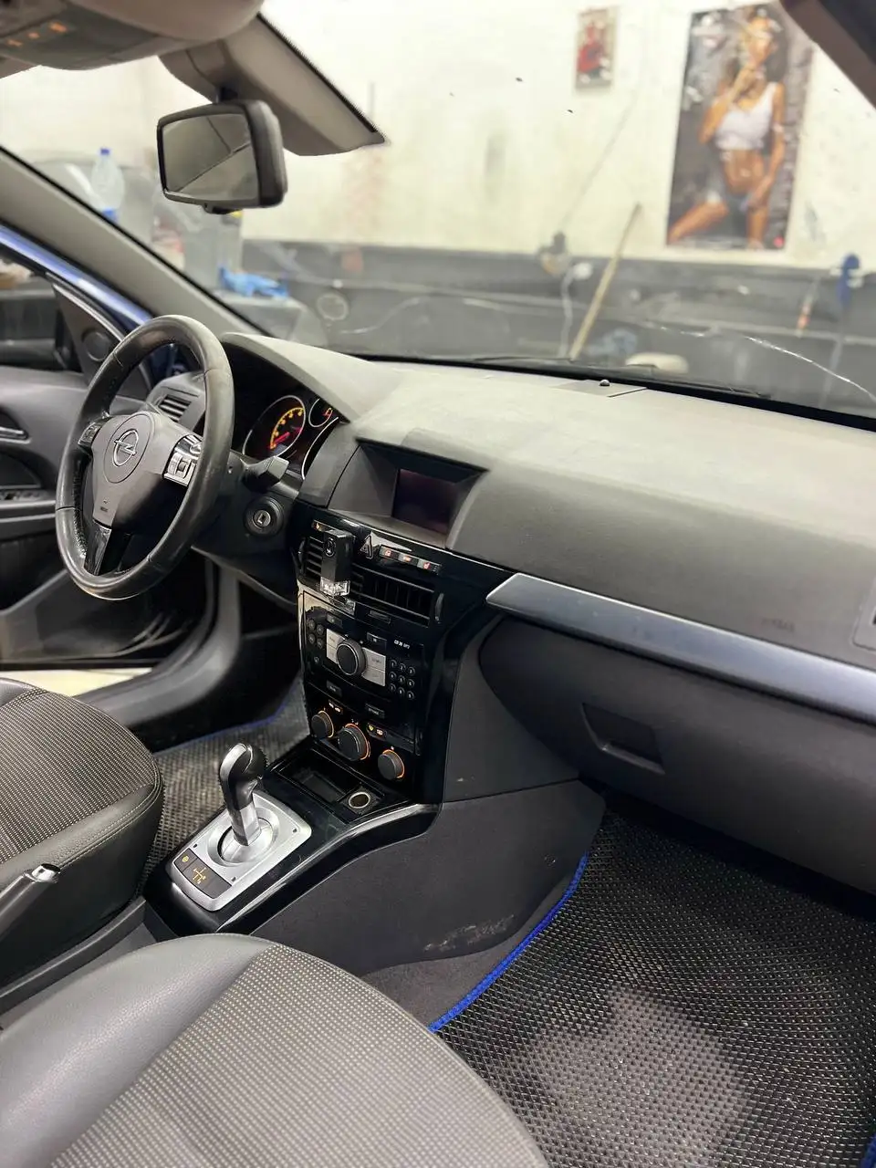 Opel Astra H 2011 года 1.6 АМТ с залогом от банка - Легковые автомобили (Авто) в Краснодар