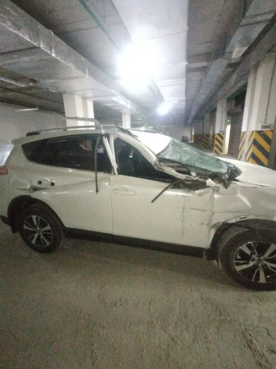 Toyota RAV4 4 поколение рестайлинг 2016 год после ДТП - Легковые автомобили (Авто) в Анапа