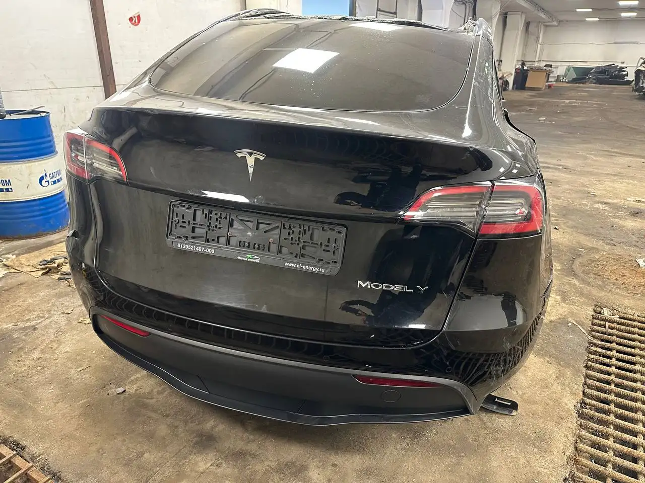 Tesla Model Y 1 поколение 2022 года после ДТП - Авто в Москва