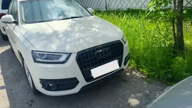 Audi Q3 2013 - Toyota Crown в Хабаровск