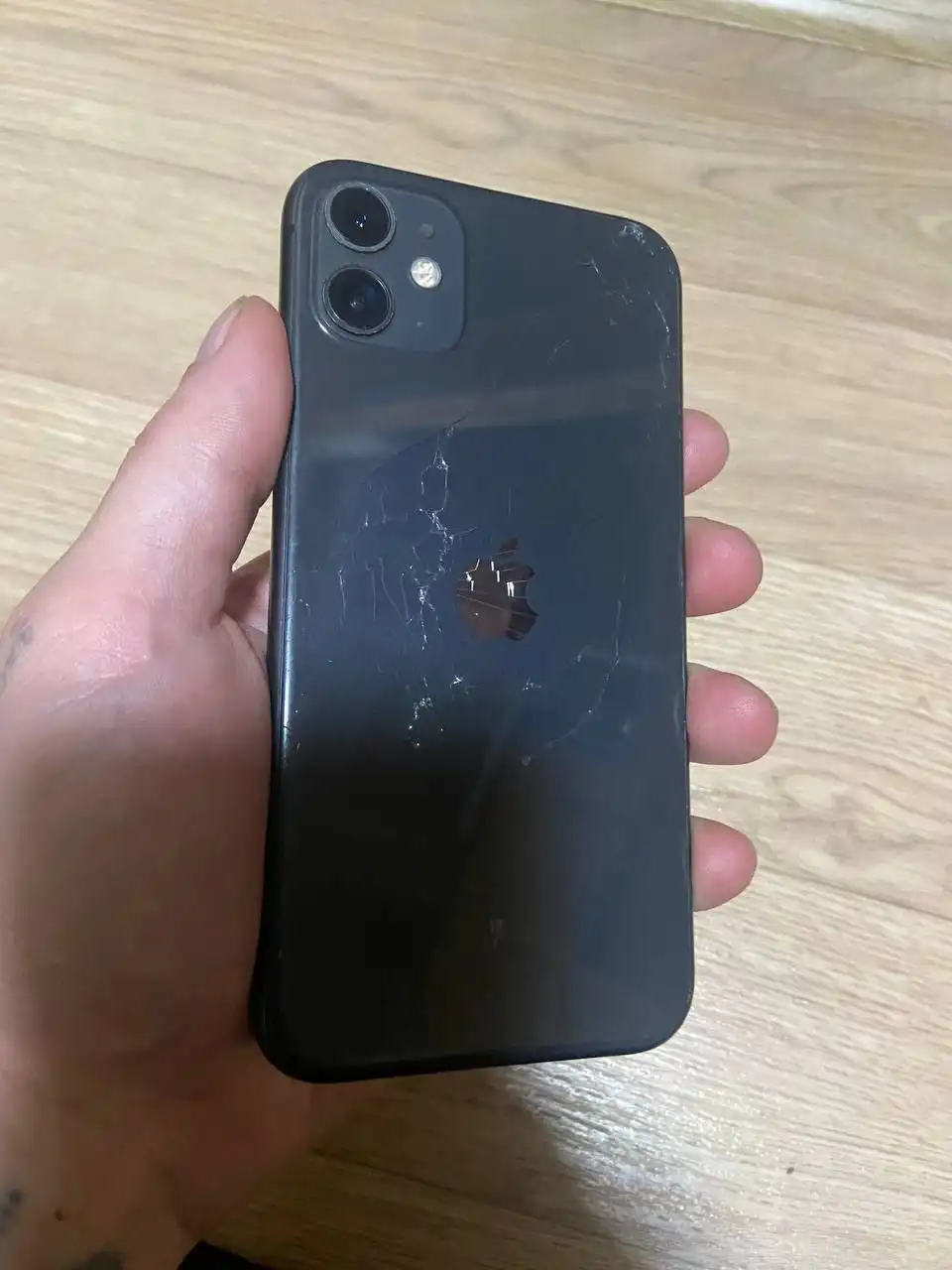 Продам 2 айфона 11 на 128гб