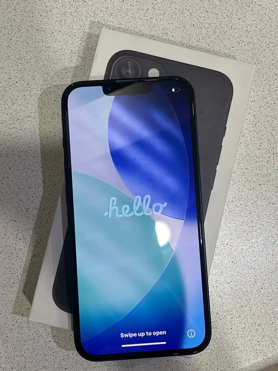 Продам iPhone 13 128 ГБ в идеальном состоянии