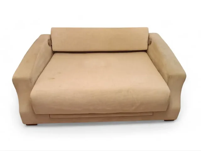 Бежевый диван-кровать с повреждениями - Для дома и дачи в Казань