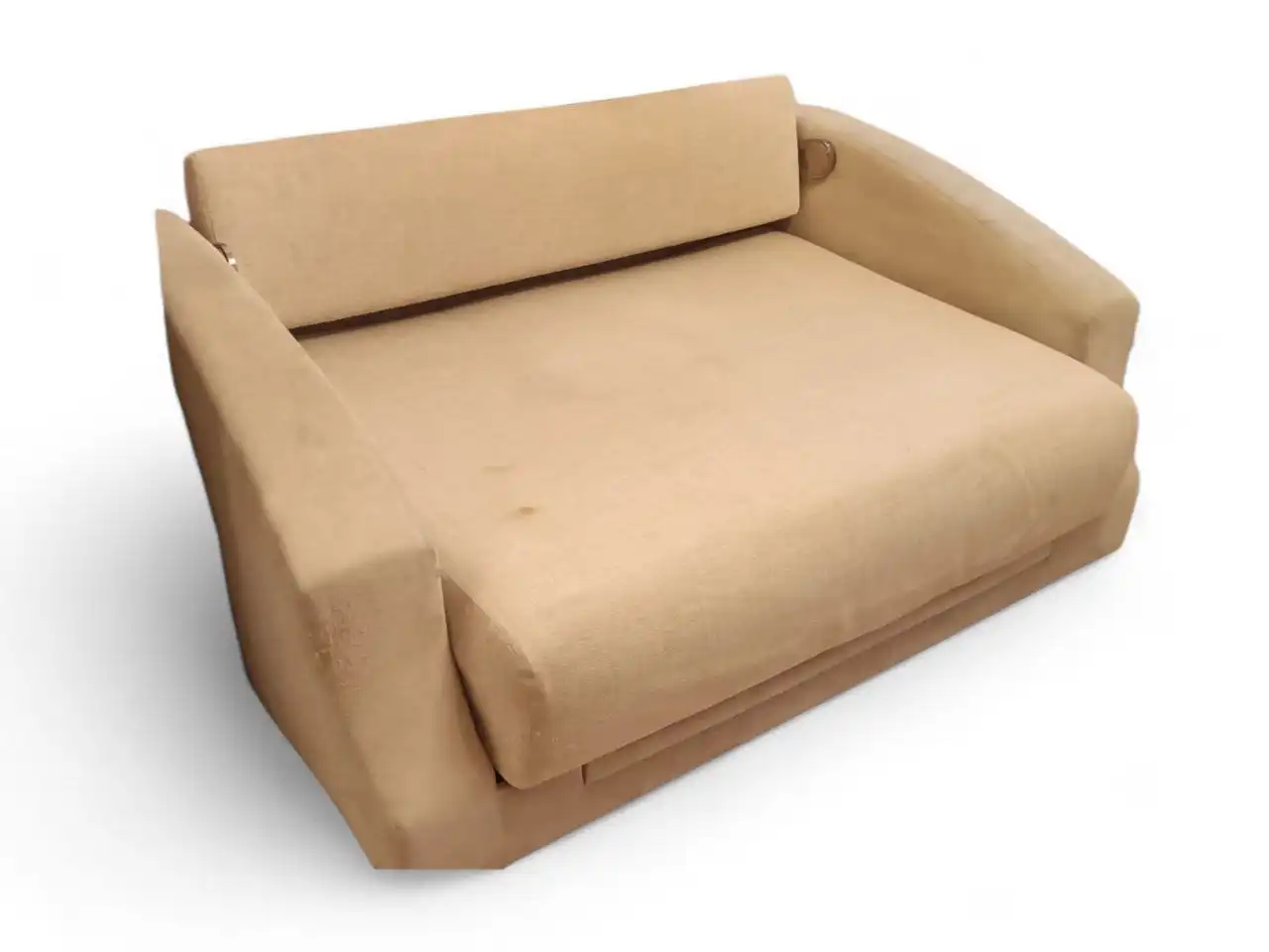 Бежевый диван-кровать с повреждениями