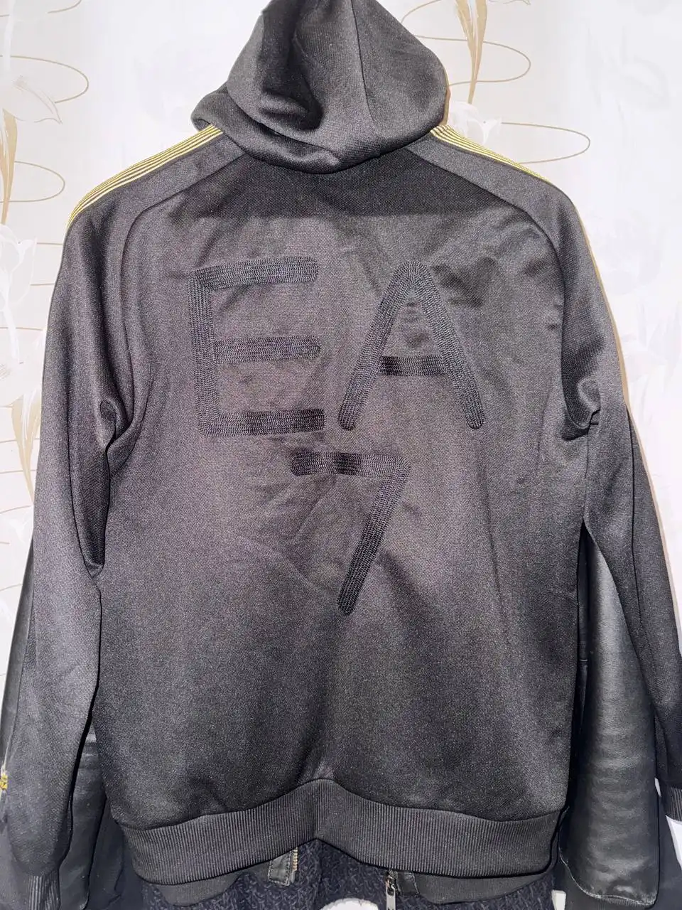 Олимпика Армани с шортами