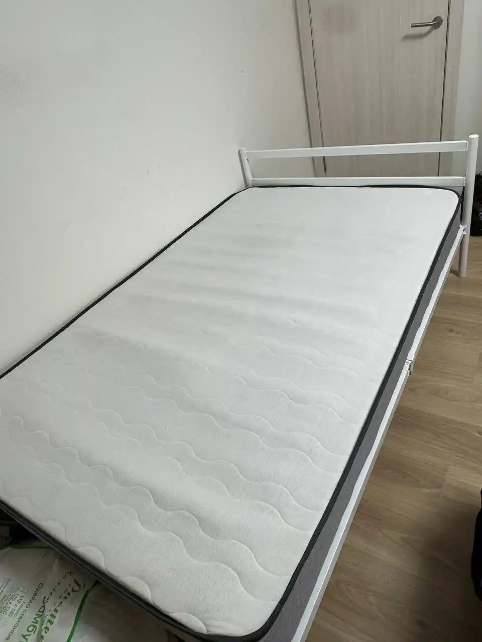 Кровать и матрас