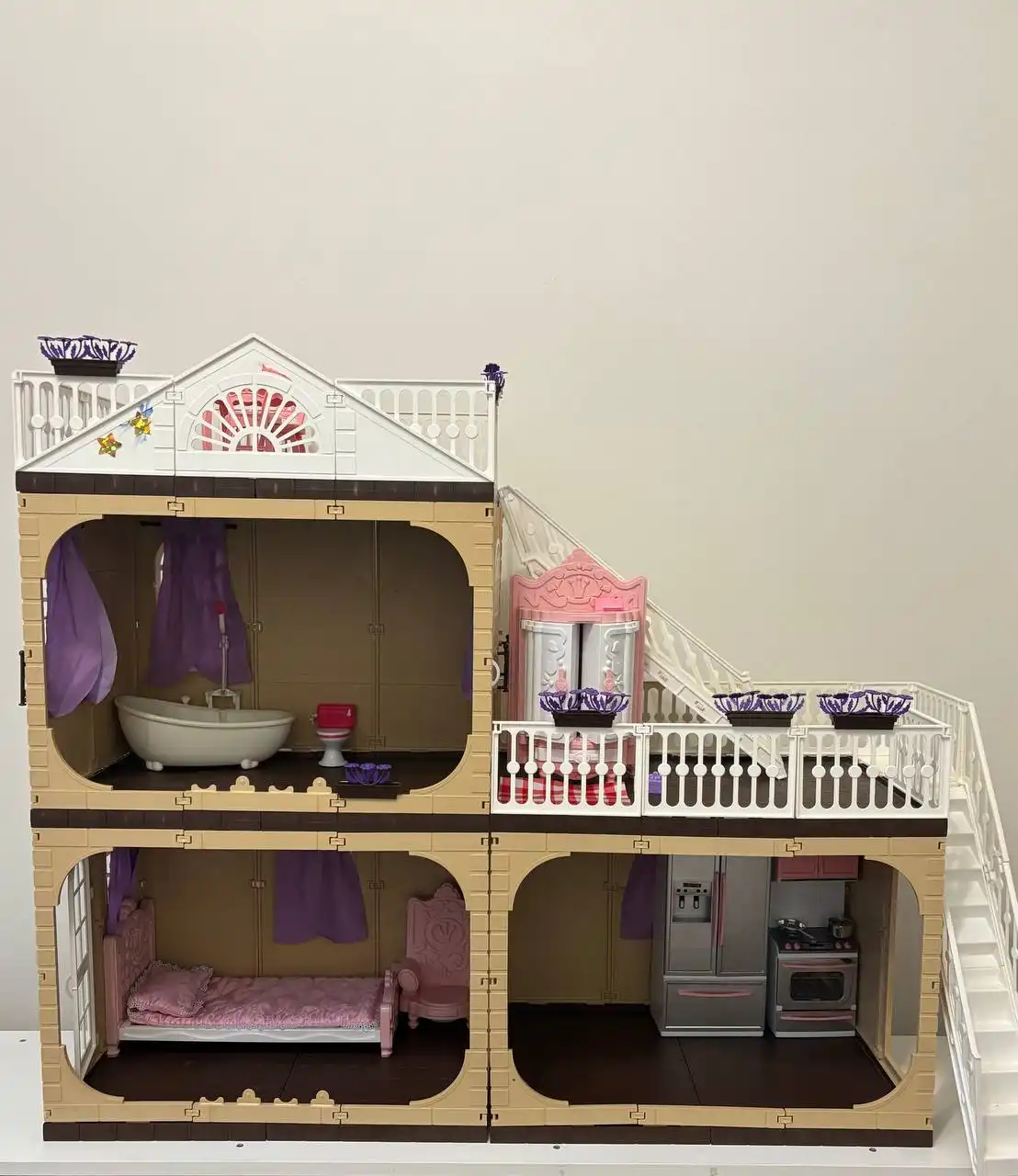 Кукольный домик с мебелью
