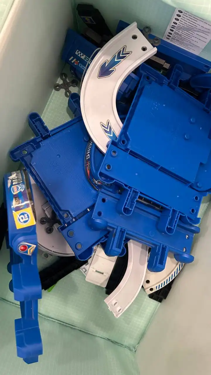 Парковка с лифтом и горка