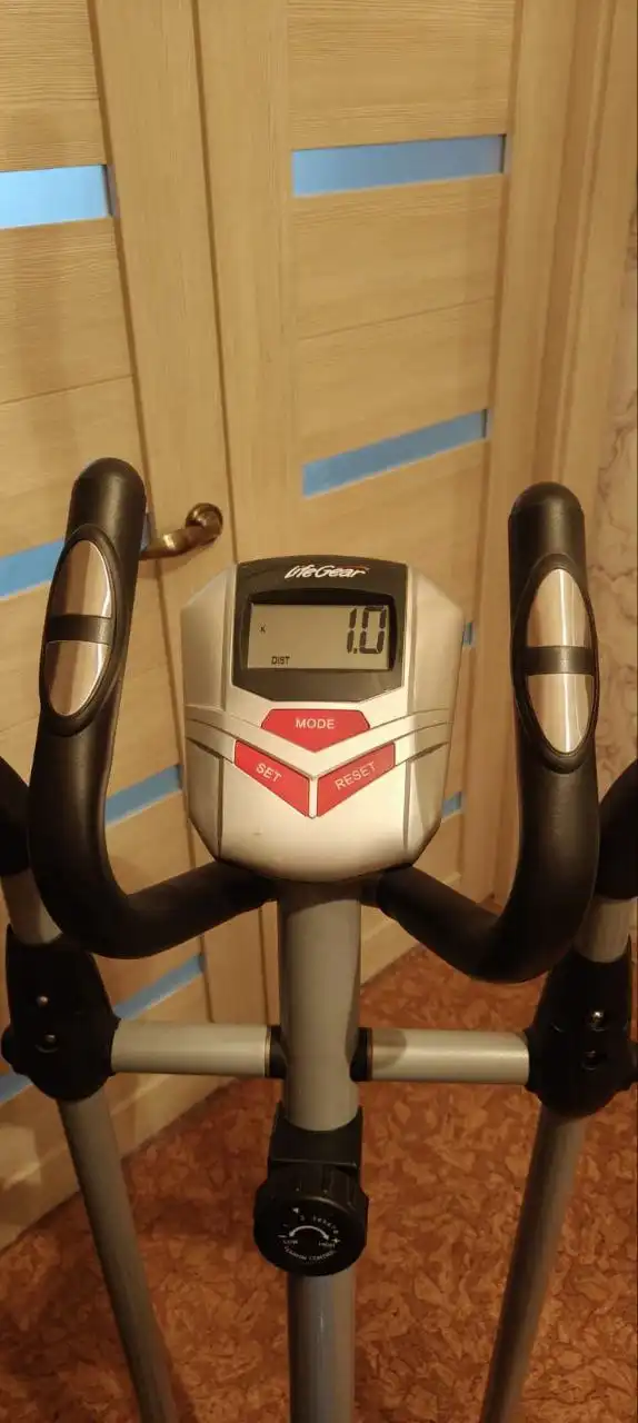 Эллиптический тренажёр LifeGear 93380 в отличном состоянии