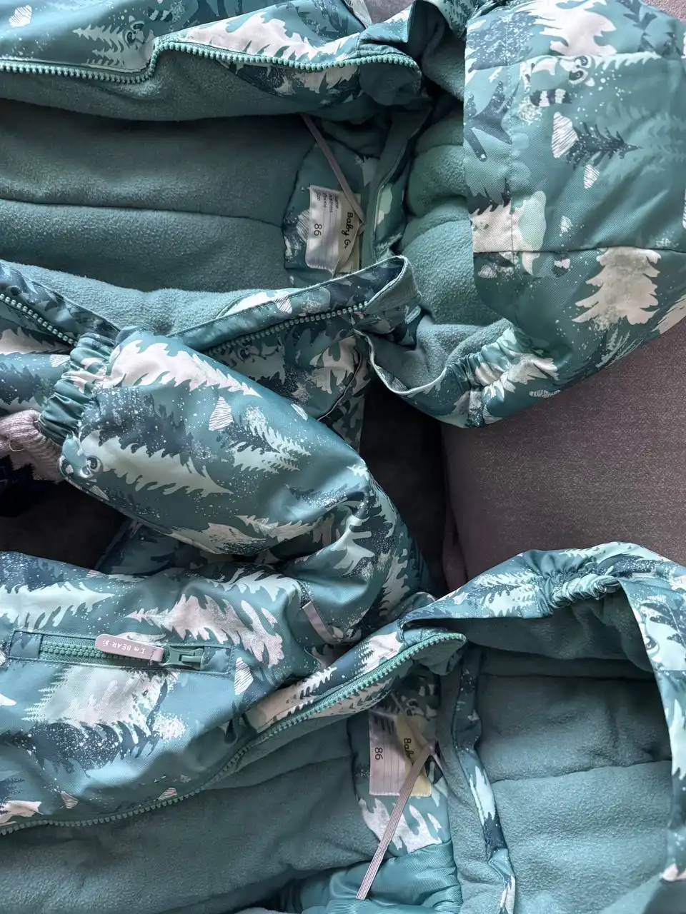 Продам детские комбинезоны