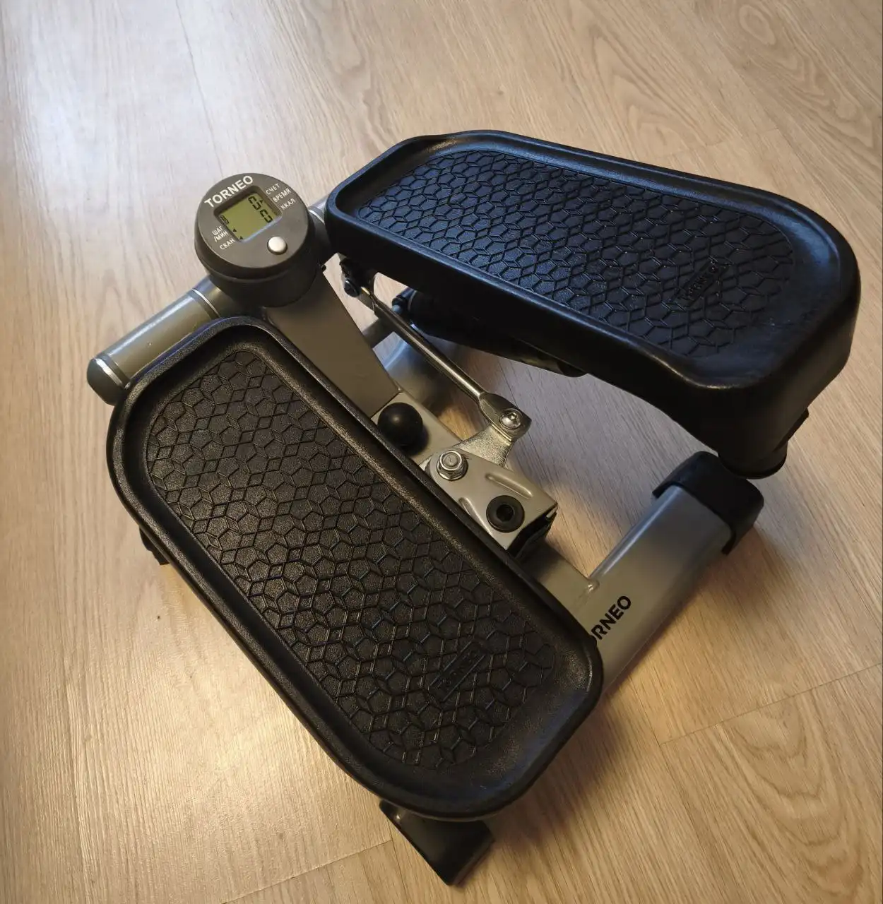 Степпер Torneo и спортивный инвентарь