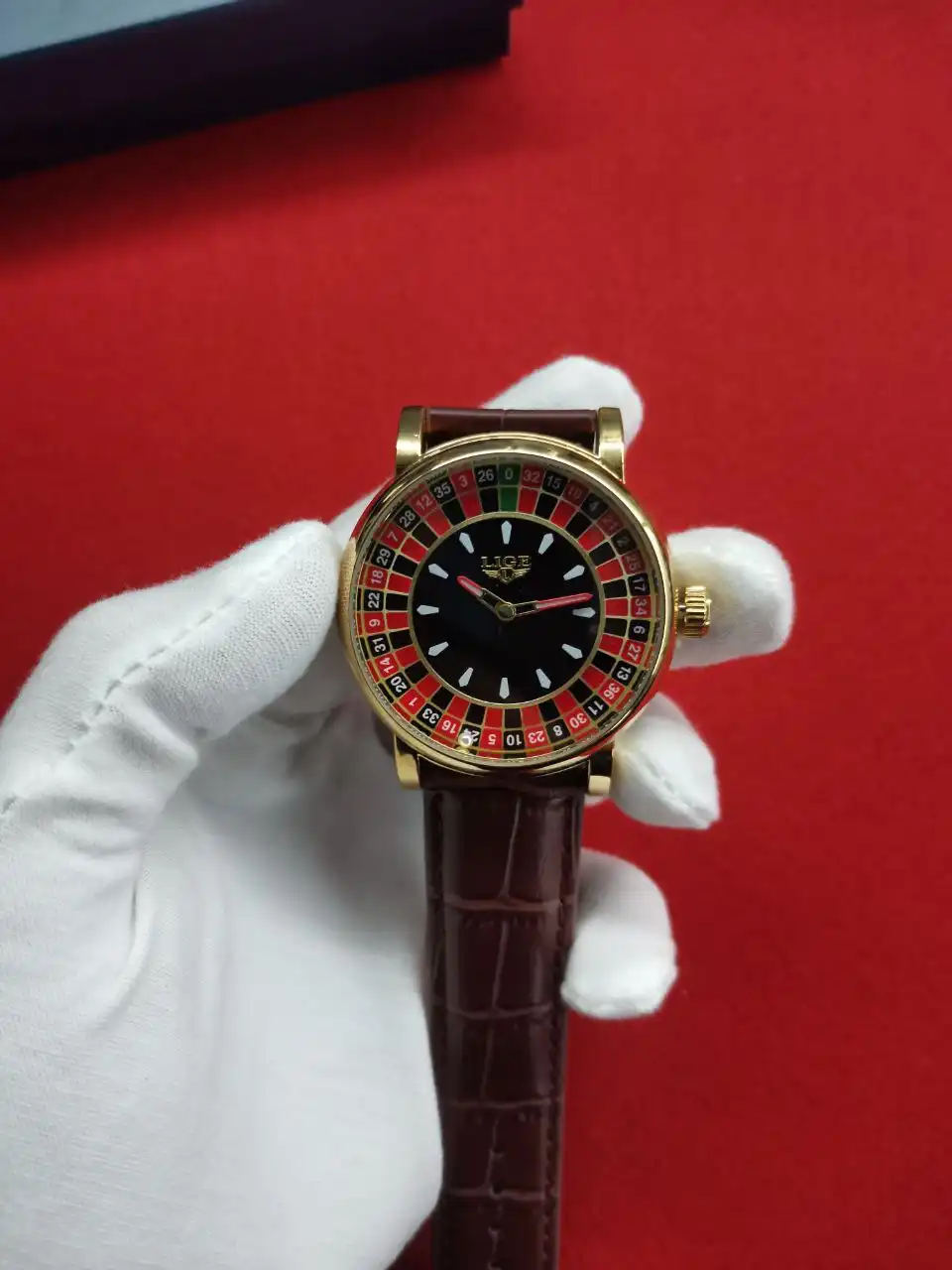 Мужские часы-рулетка в отличном состоянии