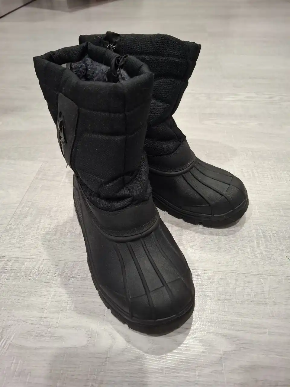 Продам детскую обувь на мальчика