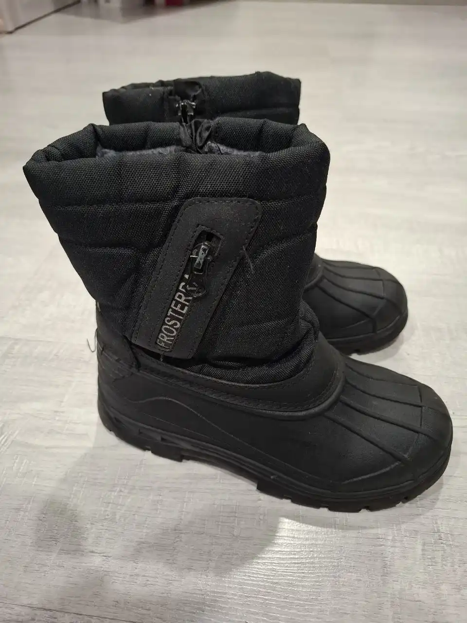 Продам детскую обувь на мальчика