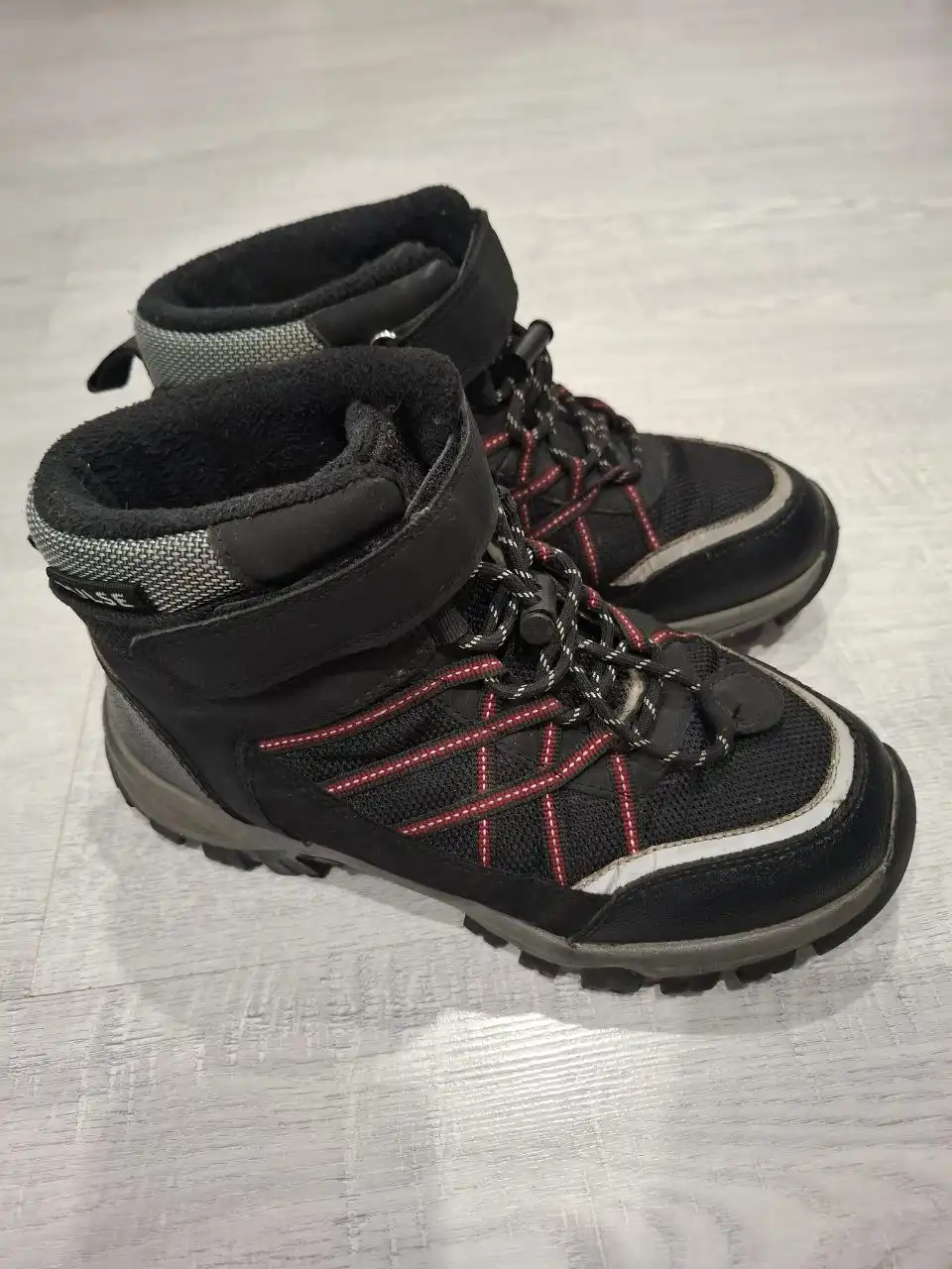 Продам детскую обувь на мальчика