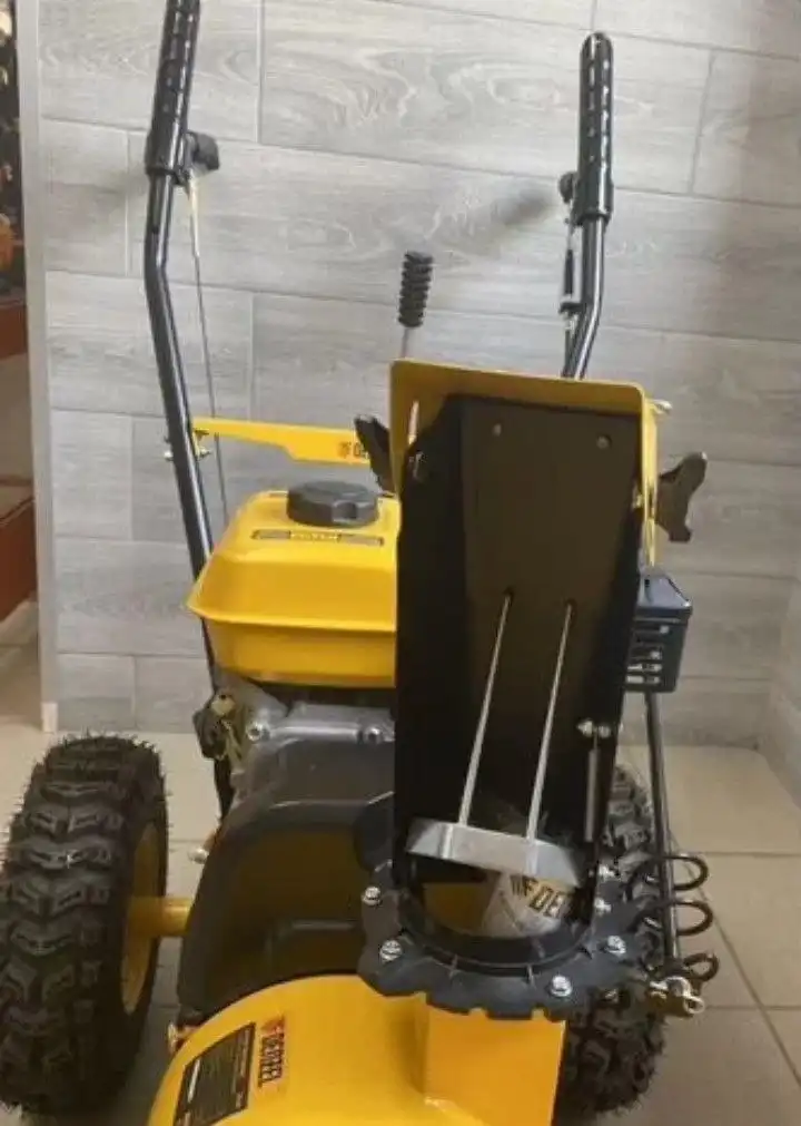 Бензиновый снегоуборщик Denzel SB 560 новый в коробке