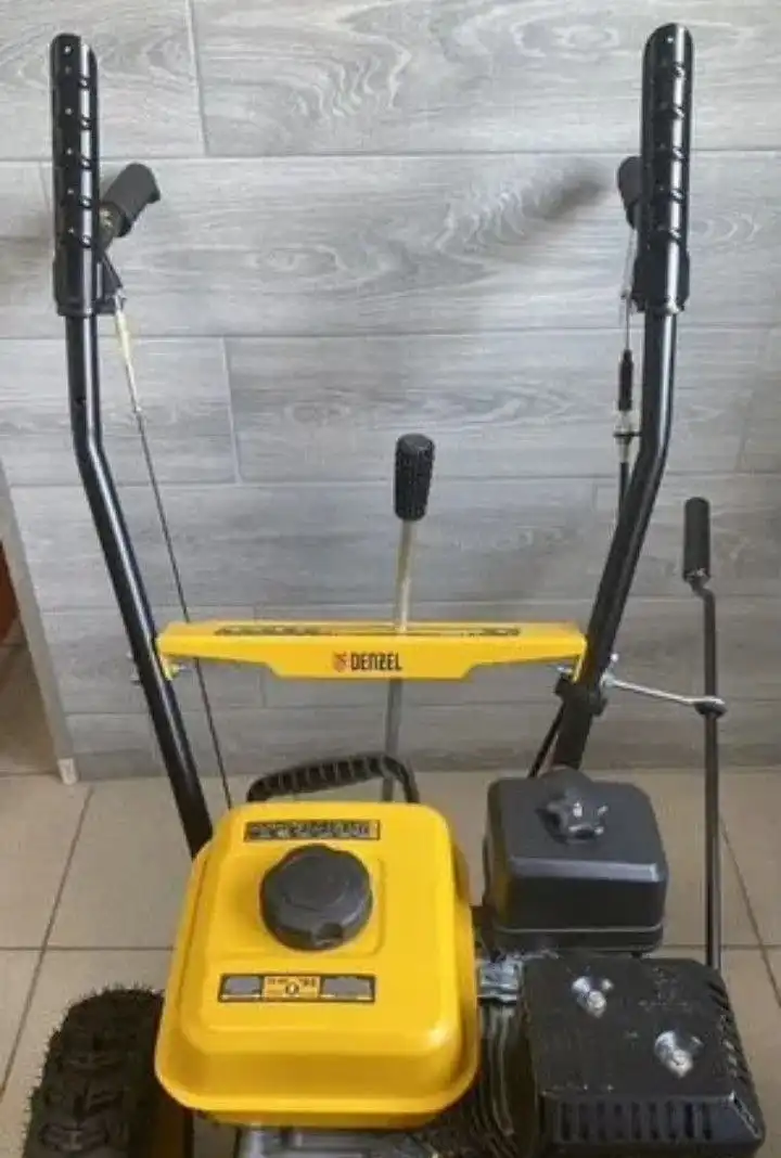 Бензиновый снегоуборщик Denzel SB 560 новый в коробке