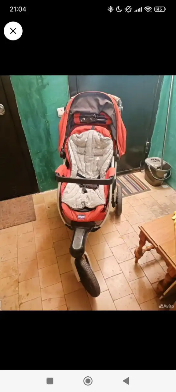 Коляска Chicco с матрасом и накладкой на ручку