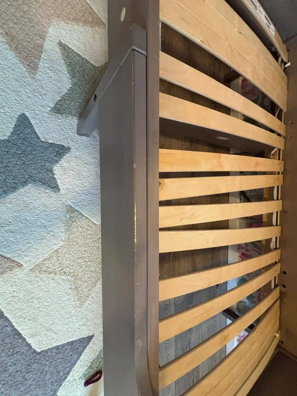 Продам кровать ИКЕА раздвижную деревянную