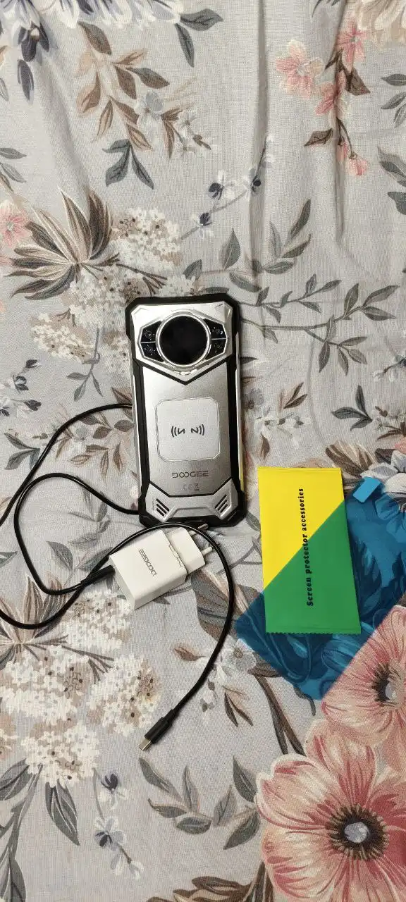 БУ телефон Doogee s200