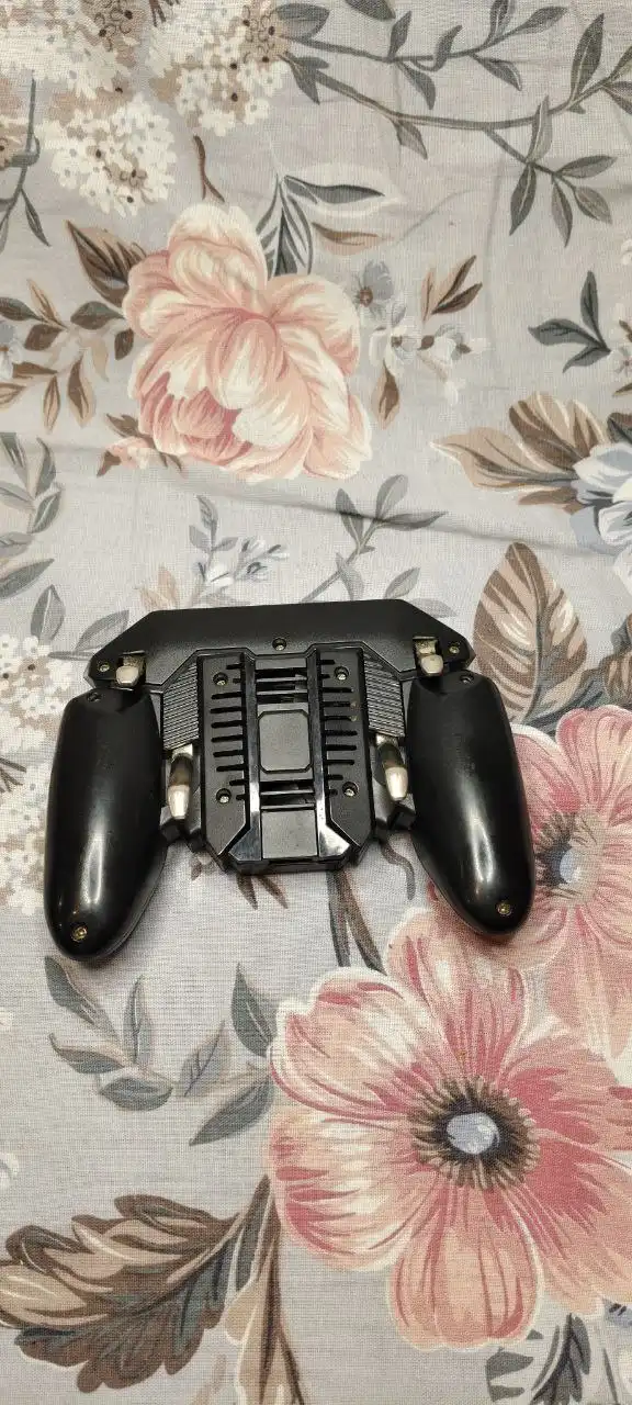 БУ сенсорный игровой геймпад для телефона