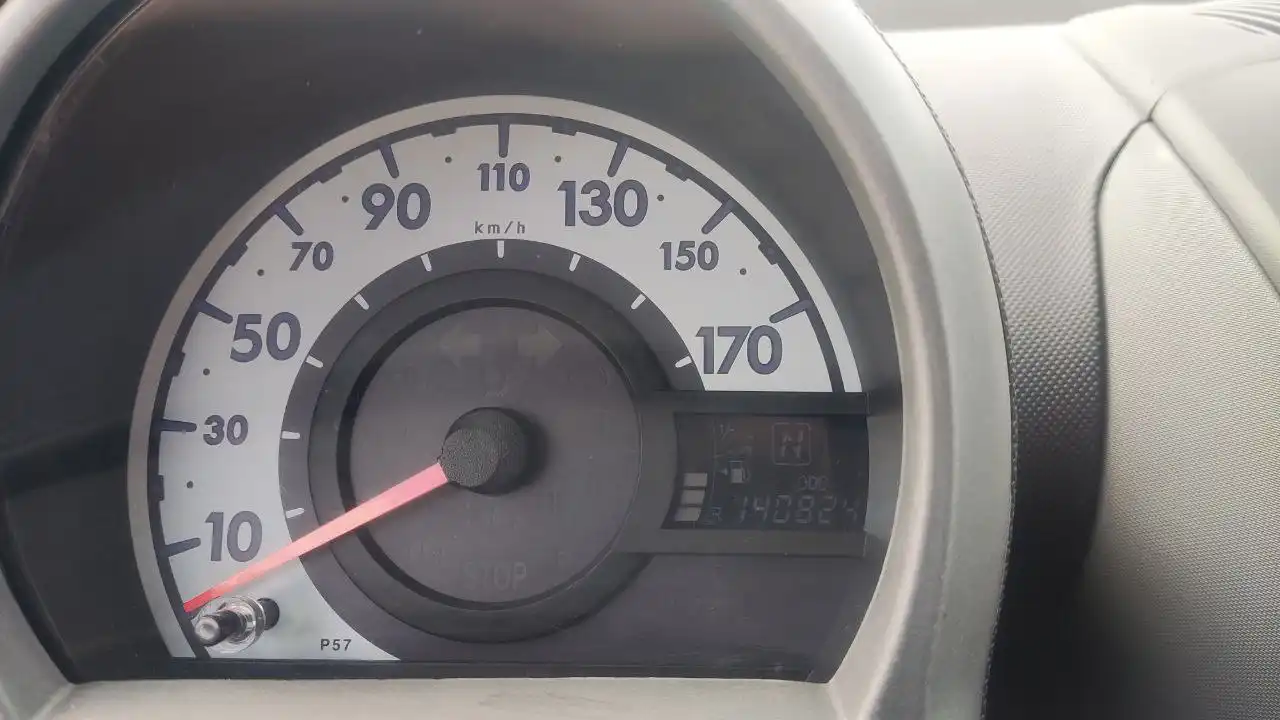 Продажа автомобиля 2010 года выпуска с двумя владельцами