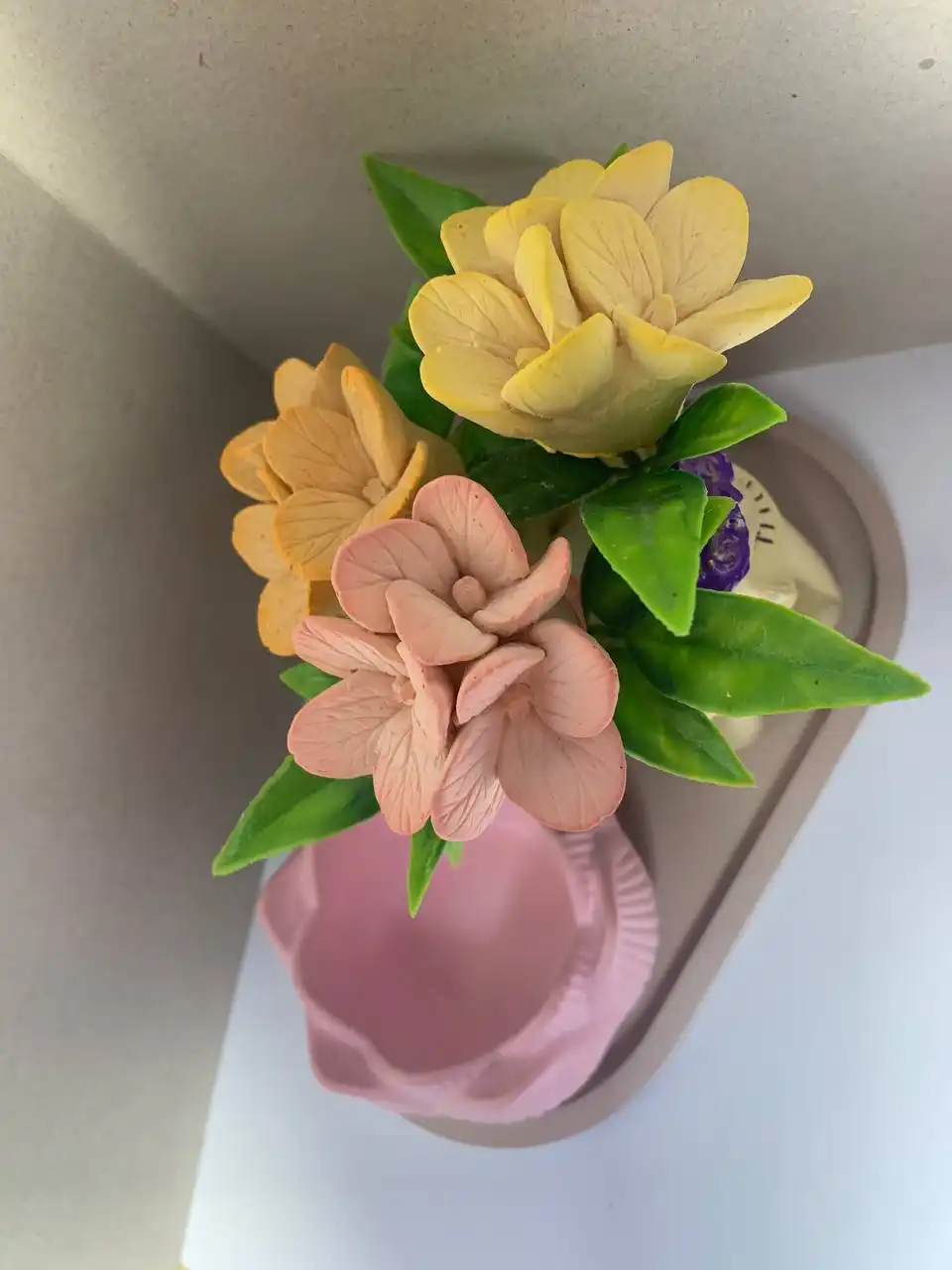 Композиция из гипса с подсвечником