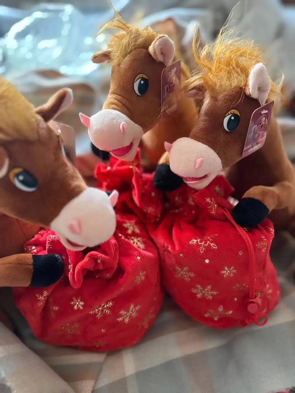 Новогодний сладкий подарок с игрушкой