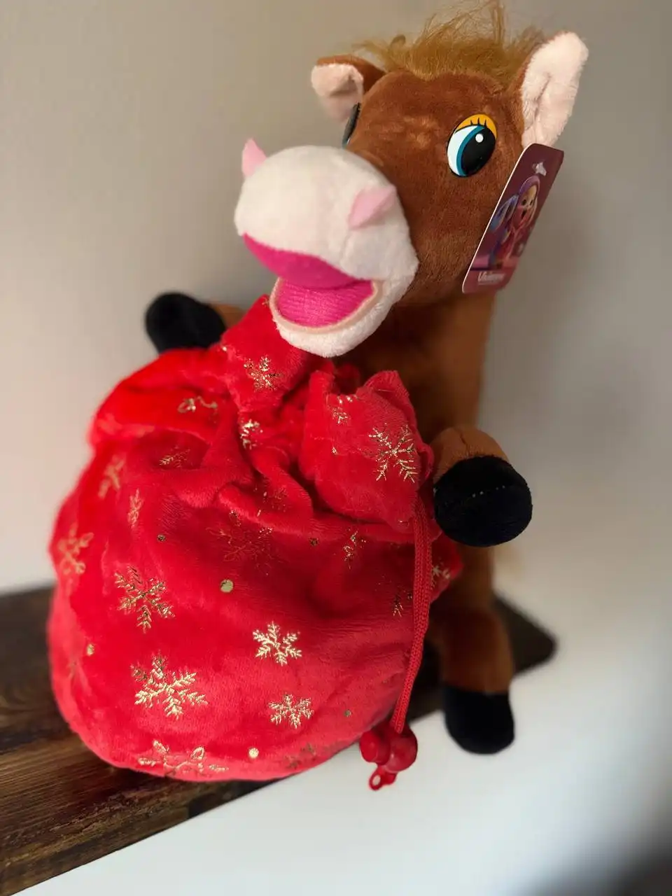 Новогодний сладкий подарок с игрушкой