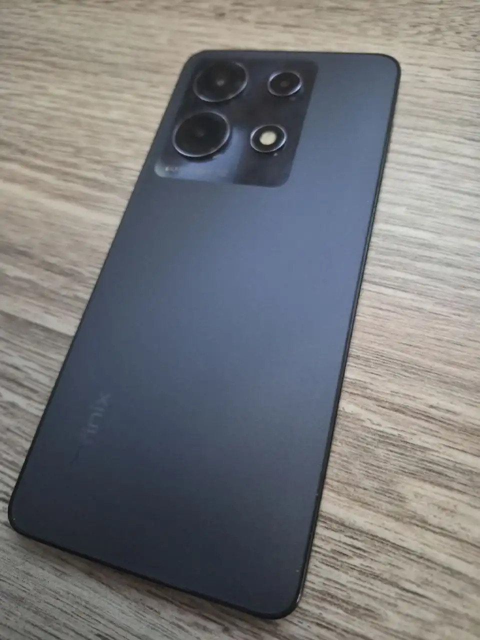 Продажа вещей на барахолке в Мытищах