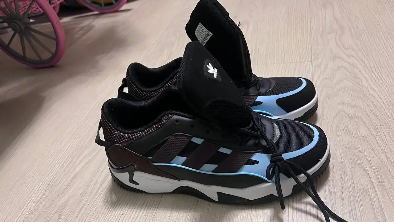 Новые кроссовки 41 размер