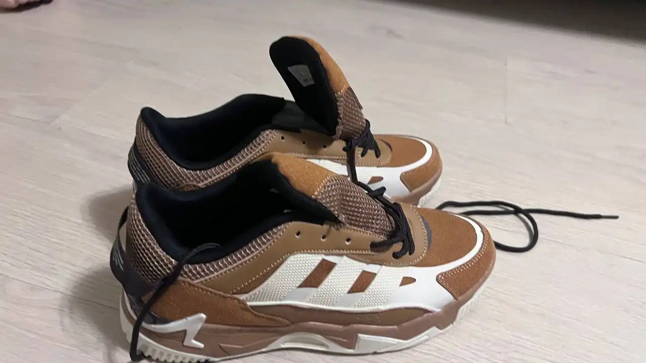 Новые кроссовки 41 размер