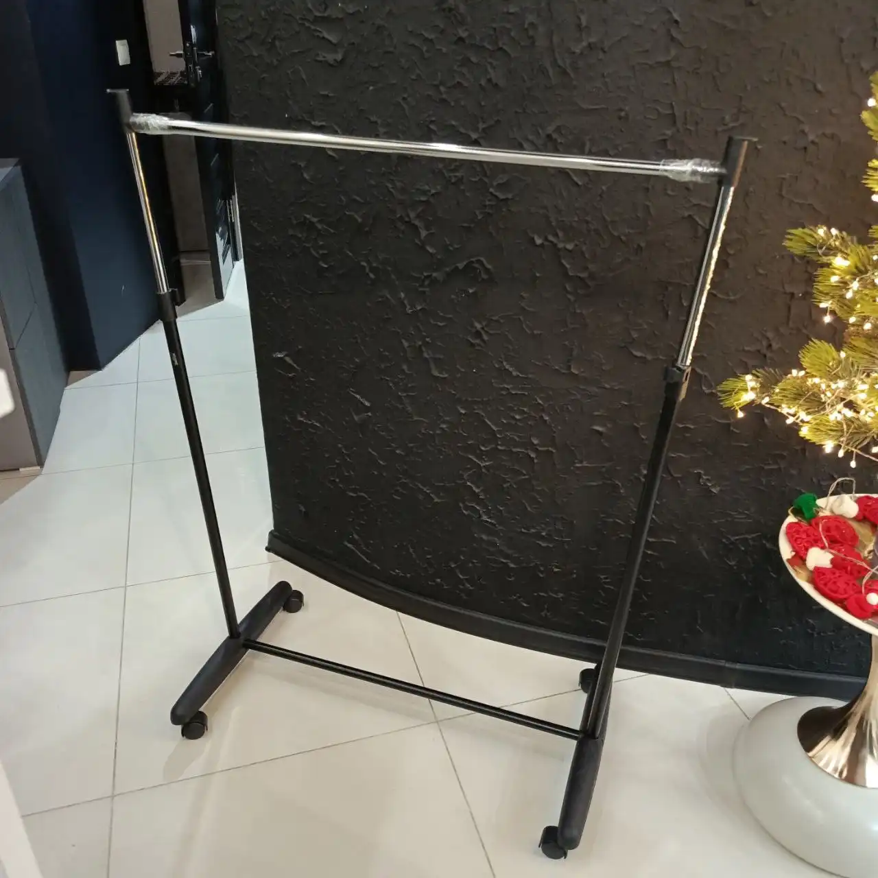 Шкаф распашной серый, стойка для вещей, климазон большой