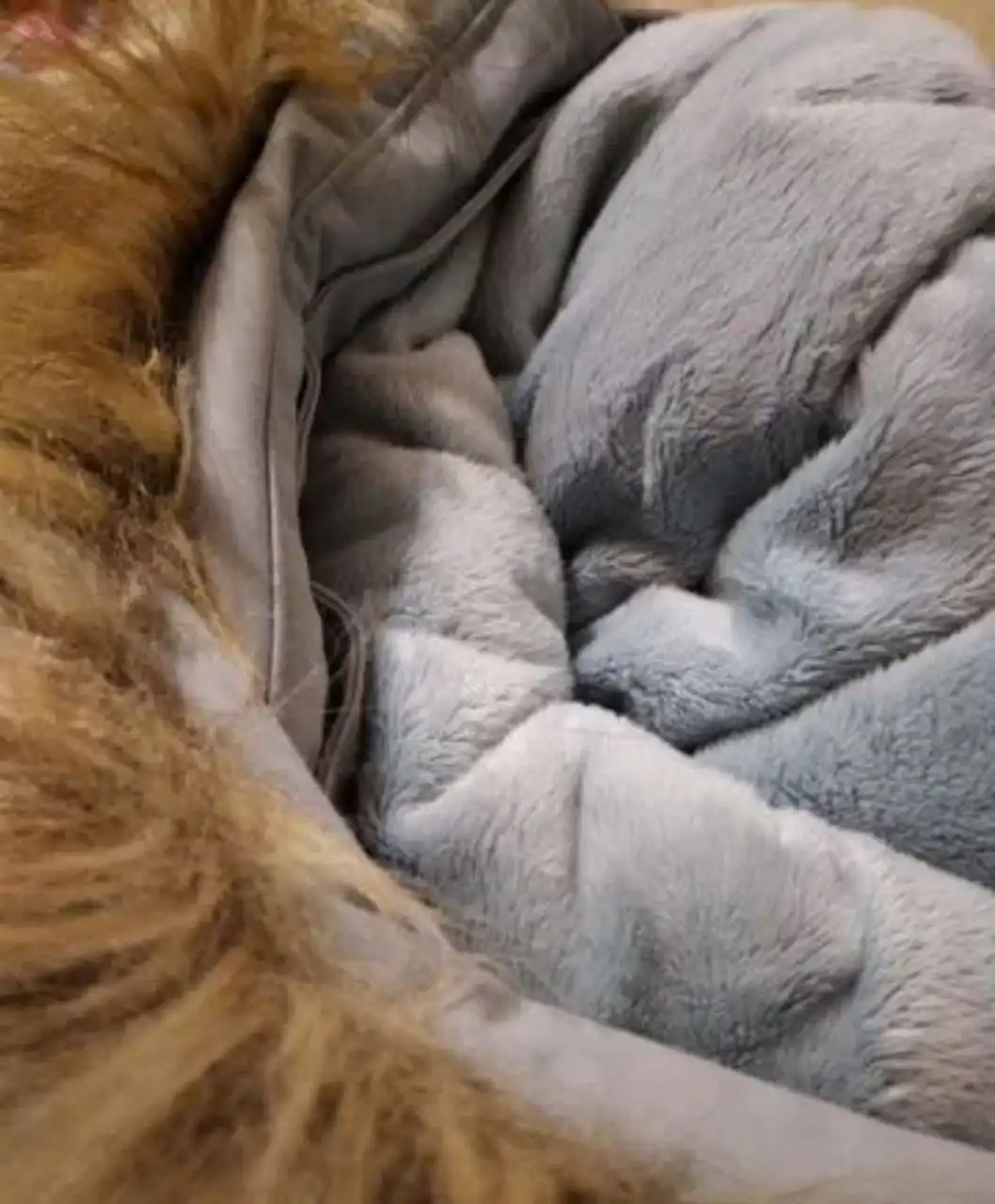 Продам зимнюю фирменную куртку Decathlon