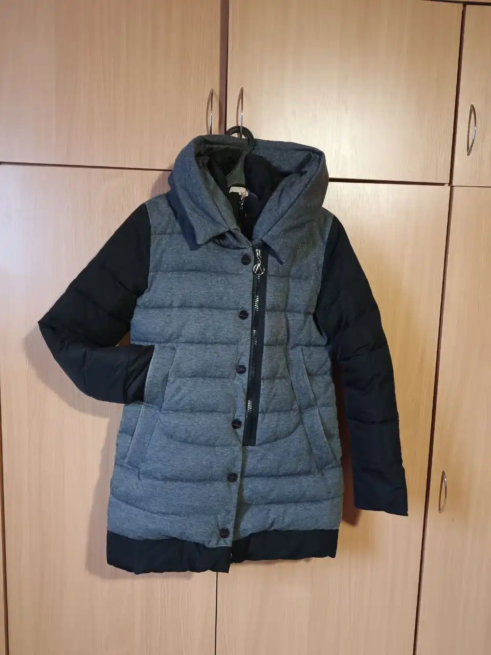 Зимние женские куртки б/у, размер 42