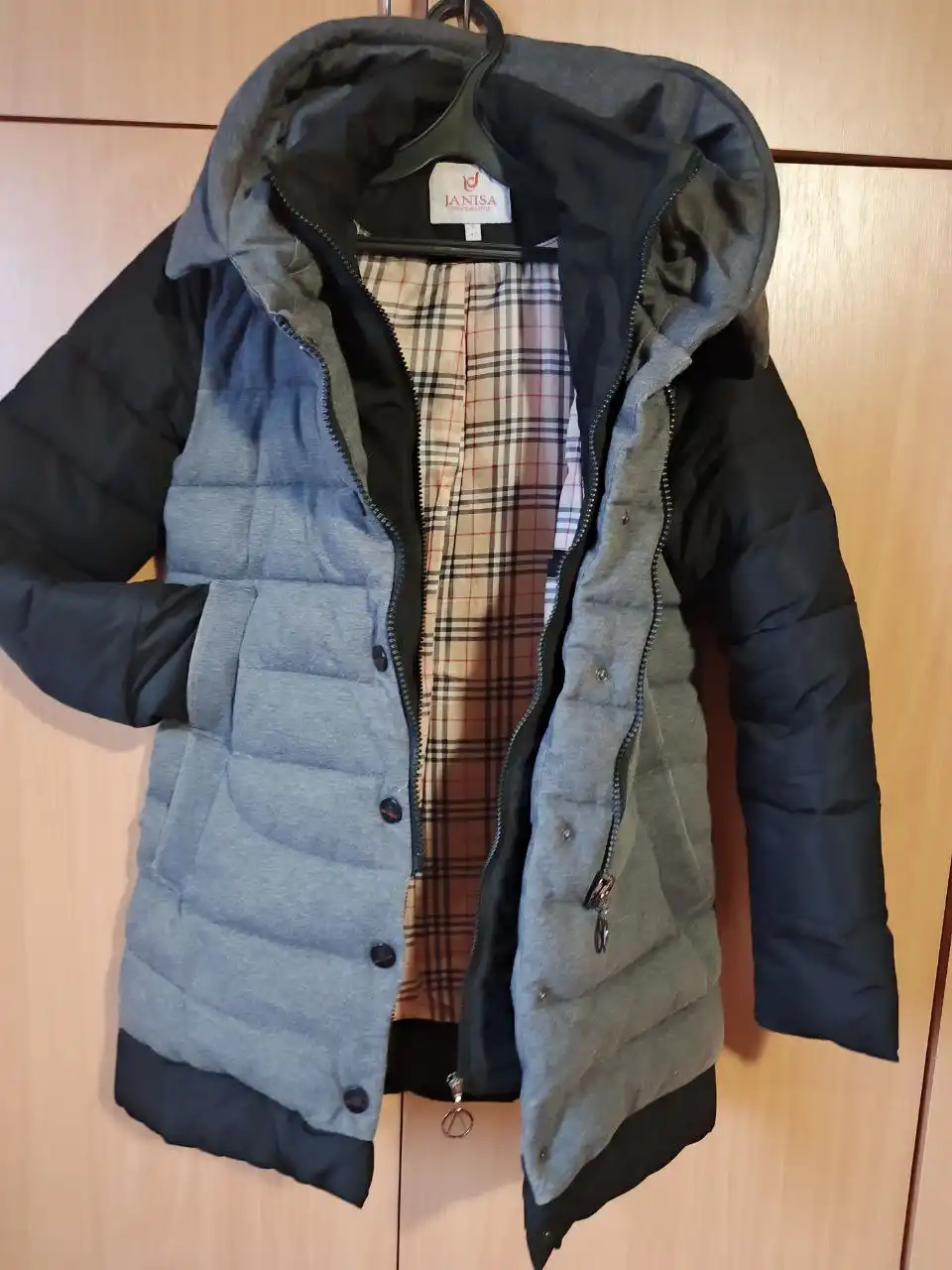 Зимние женские куртки б/у, размер 42