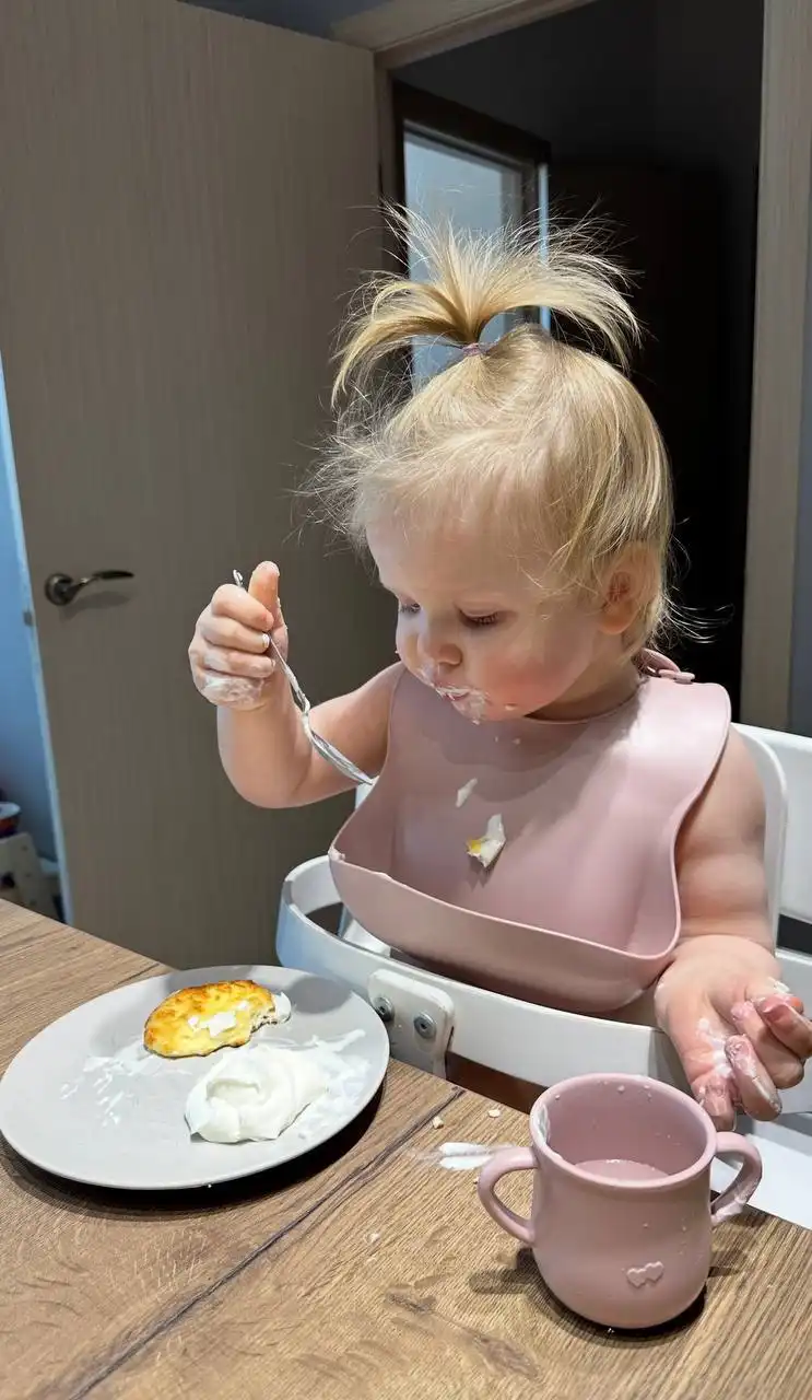 Барный стульчик для кормления ребёнка Кузя с ограничителем