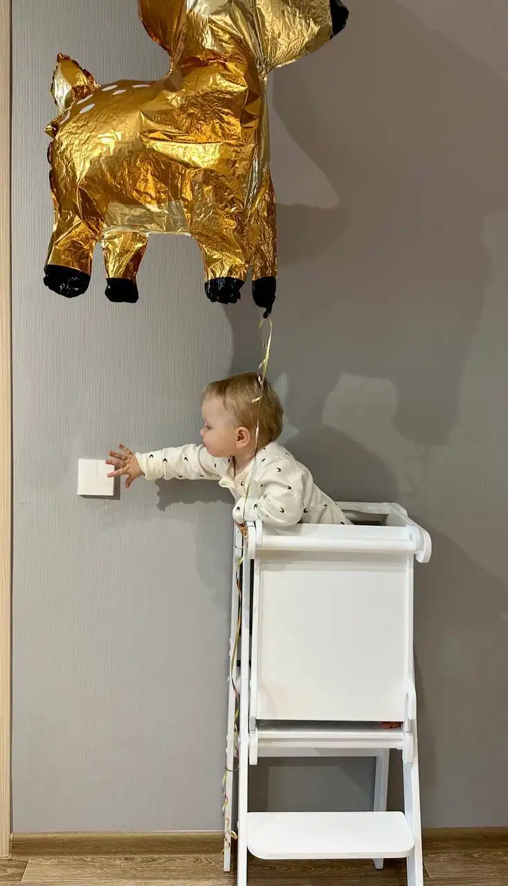 Башня помощника с доской для рисования