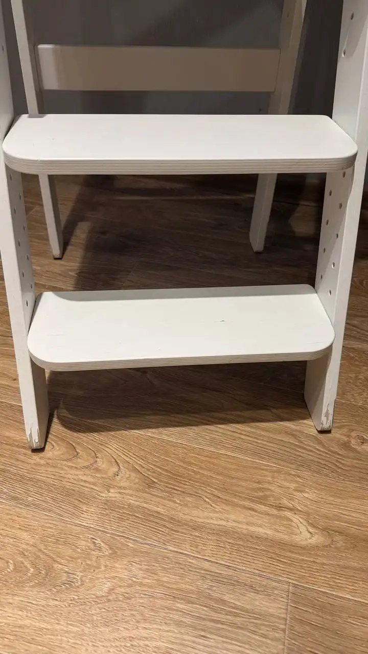 Башня помощника с доской для рисования