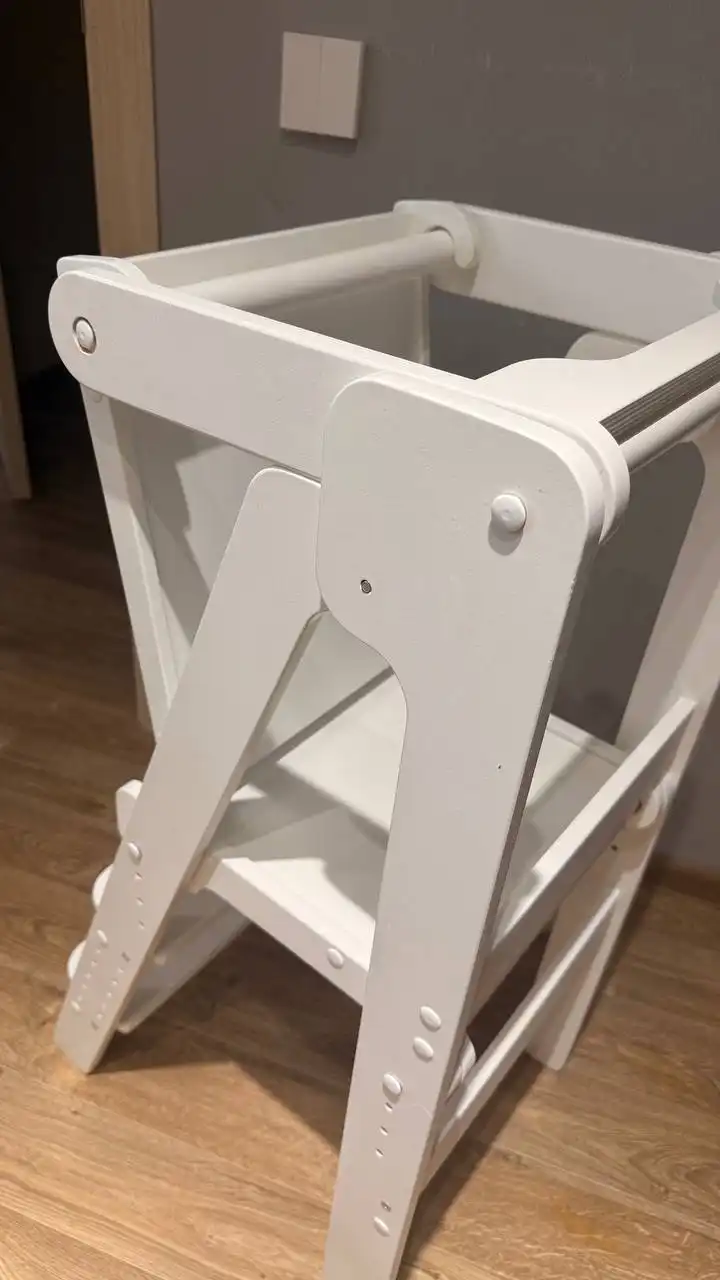 Башня помощника с доской для рисования