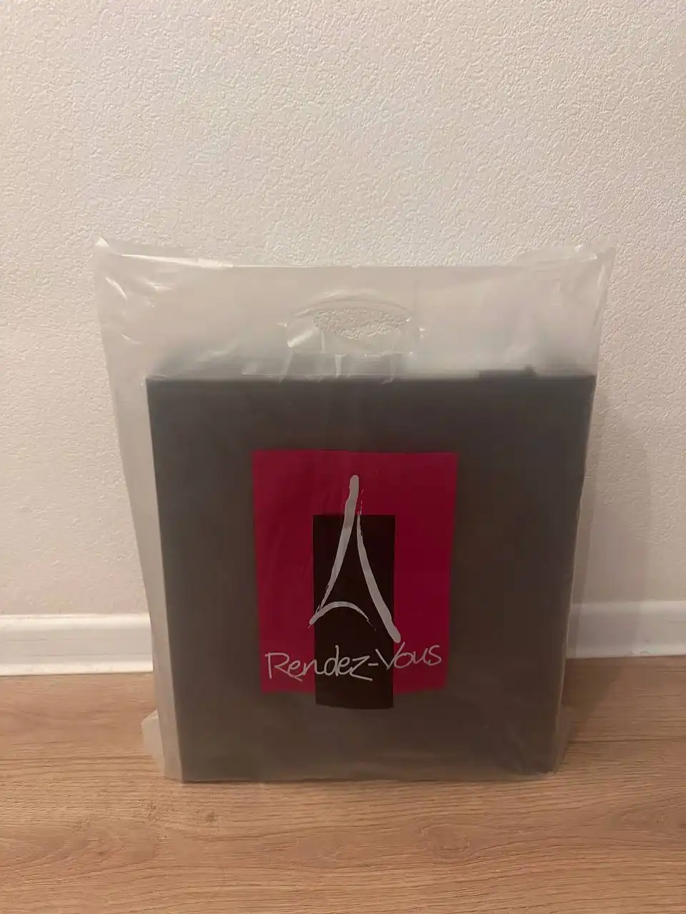 Новые кожаные ботинки 37.5-38 размера