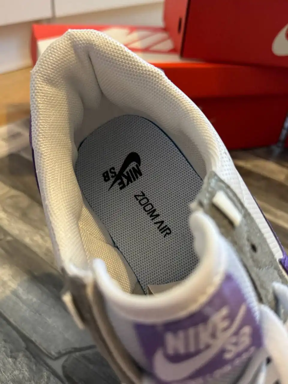 Продам мужские кроссовки новые