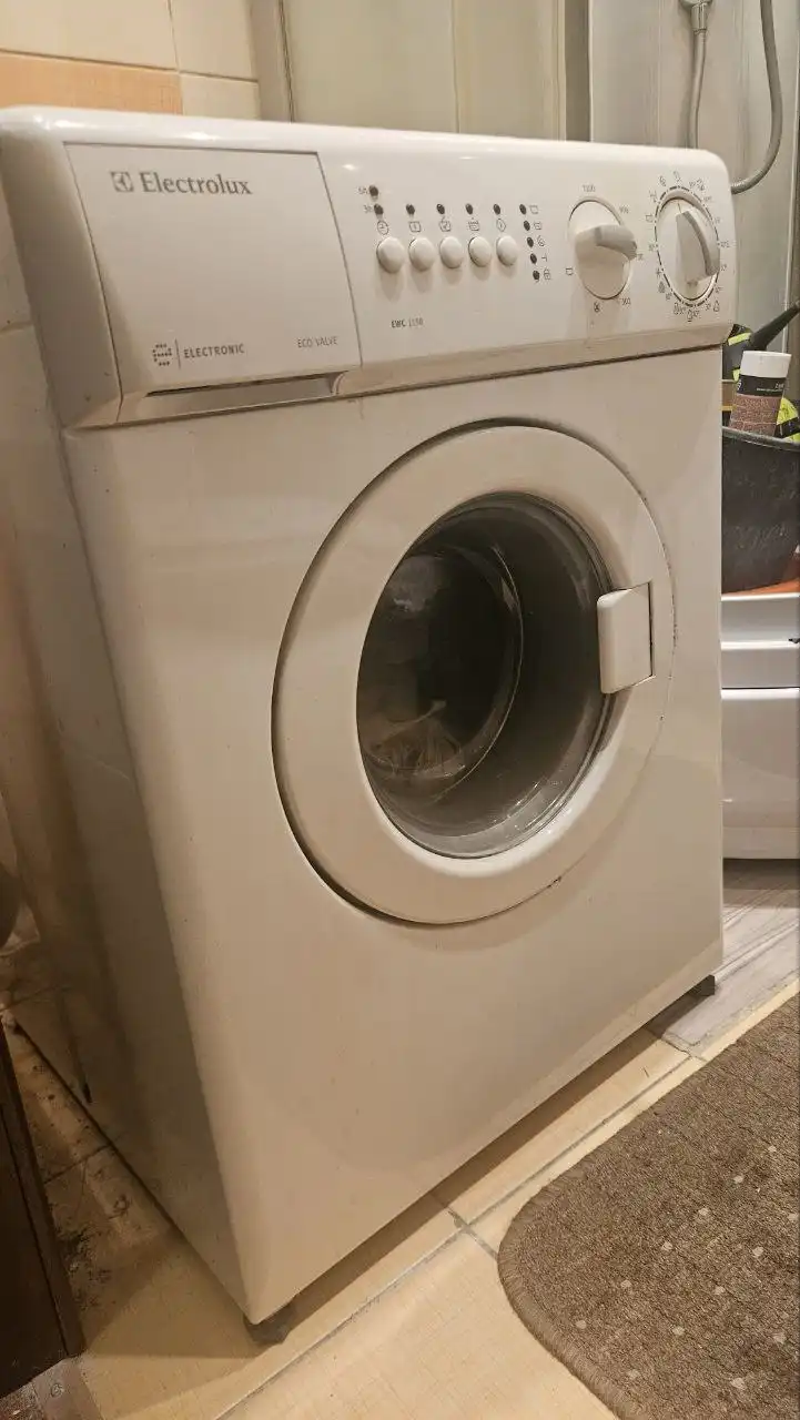 Стиральная машинка Электролюкс отдам бесплатно - Техника для дома (Барахолка) в Мытищи